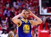 爱游戏-包含蒂姆回归赛场，关键助攻首场状态亮眼，美国队观众沸腾！的词条